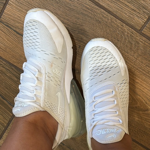 Nike Air Max 270. Size 6 Youth or Size 7 Women’s - Picture 2 of 11